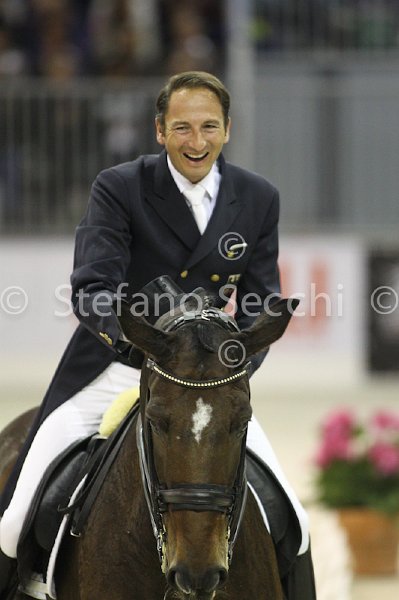 LAUGKS_MEGGLE\'S WELTTALL_MILANO_2011_SS3_9953.jpg